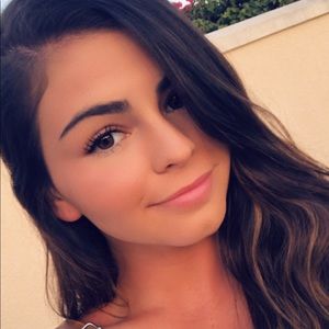 Meet your Posher, Ajla